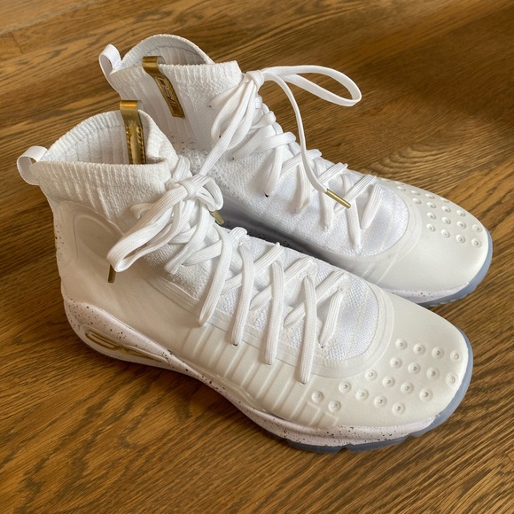 Under Armour Other - NEW Boys Under Armour Curry 4, 6Y